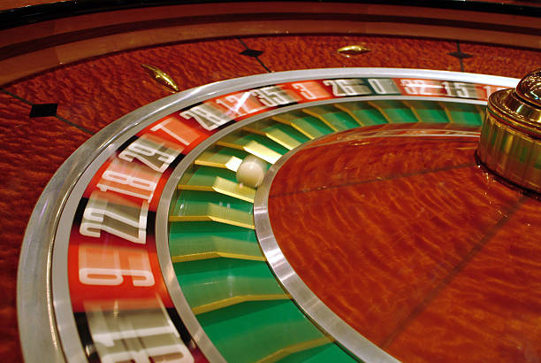 12toto app screens showing live football betting, Dragon Tiger table, and account dashboard