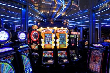 12toto PMGC multi-camera live studio with dealer and player interface